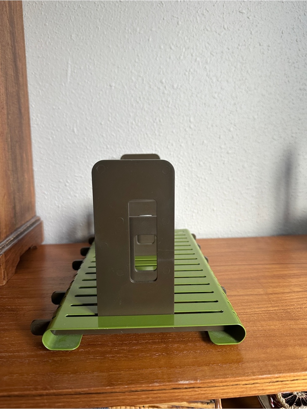 Green Adjustable Metal Organizer Rack - Picture 4 of 7